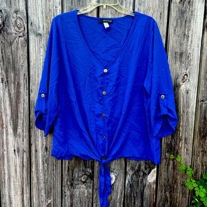 Women blue top size: xl